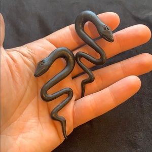 Carved Horn snake gauges